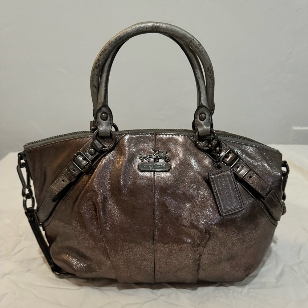 Coach hand bag with shoulder strap